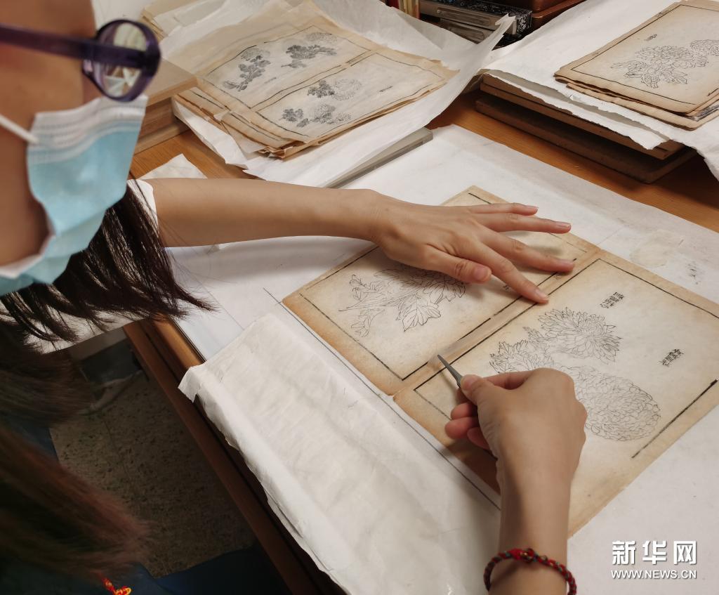 国家图书馆引入社会力量加强古籍保护