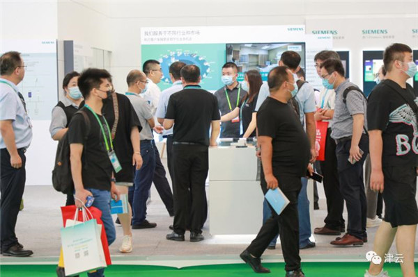 看这场面，就知道国家会展中心（天津）首展有多火爆！