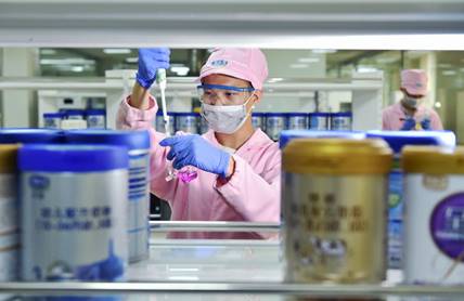 君乐宝董事长魏立华荣获“全国优秀党务工作者”称号