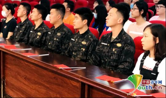 各地高校师生观看庆祝中国共产党成立100周年大会