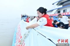 江苏江阴连续20年增殖放流鱼苗 累计超过1.7亿尾