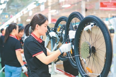 跨境电商规模5年增长近10倍 市场采购贸易方式快速发展