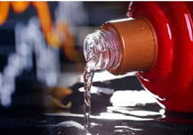 “酒醉”的跨界：外行进击寻“第二春”，酒企谋曲线上市