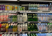 气泡水市场上演C位争夺战 新老巨头谁胜算更大