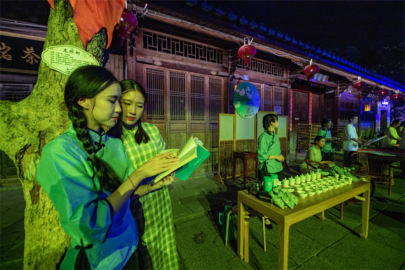 福州举办《寻梦·坊巷》三坊七巷沉浸式演艺活动 展现里坊制度“活化石”魅力
