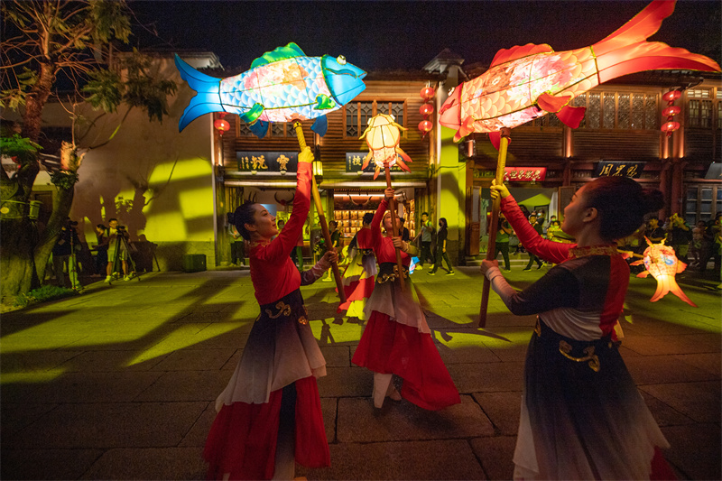 福州举办《寻梦·坊巷》三坊七巷沉浸式演艺活动 展现里坊制度“活化石”魅力