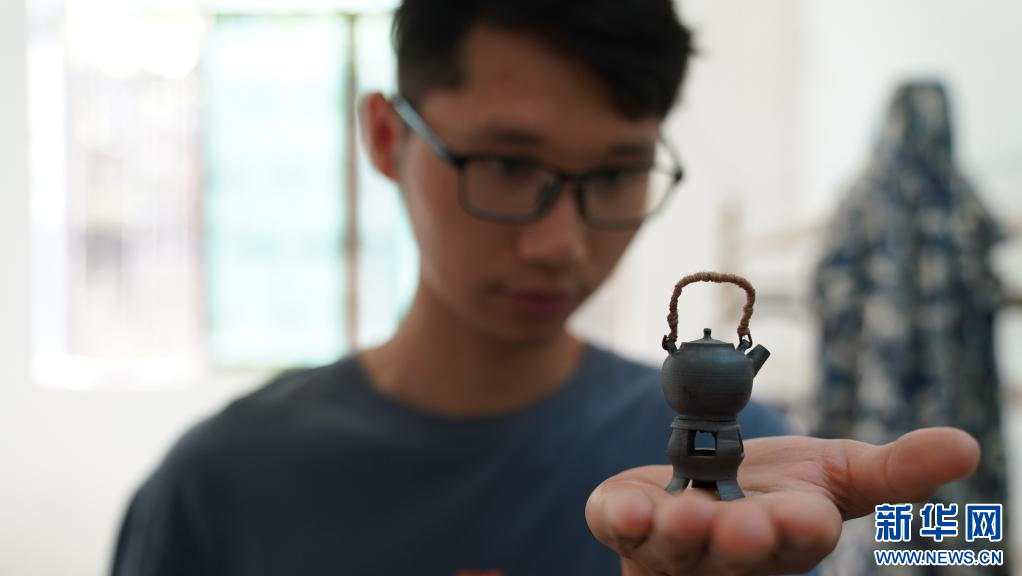 “拇指陶艺”背后的年轻匠心