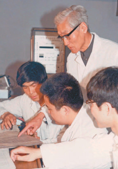 我国自动化科学技术开拓者之一陆元九——心系祖国 科技报国（奋斗百年路 启航新征程·“七一勋章”获得者）