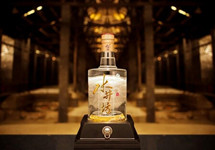 一度跌超8%！酱酒正火，水井坊为何暂停入局？