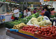 新发地：受北方强降雨影响，近期蔬菜价格涨势明显