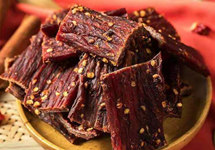 用鸡鸭肉冒充牛肉干销售74人被抓