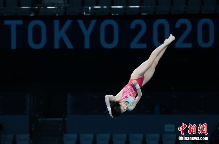 8月5日，在东京奥运会跳水项目女子10米跳台决赛中，中国选手全红婵466.20分夺得冠军，陈芋汐425.40分获得银牌。图为陈芋汐在比赛中。 <a target='_blank' href='http://www.chinanews.com/'><p  align=