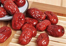 一个半月涨50% “蒜老板”跨界囤枣！谁是背后推手