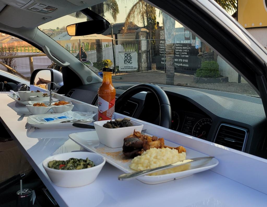 汽车成南非人疫情期间休闲“神器”