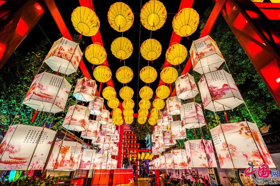 周庄中秋灯会火爆异常 传统文化沉浸体验受青睐