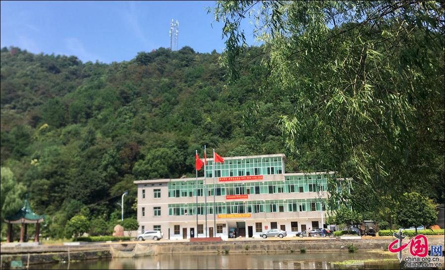 湖南益阳：克上冲水库恰似镶嵌的碧带(组图)