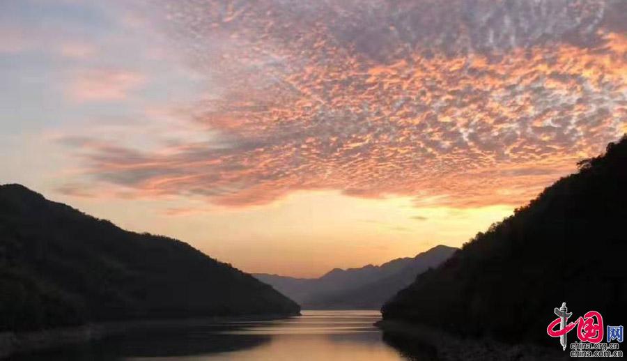 湖南益阳：克上冲水库恰似镶嵌的碧带(组图)